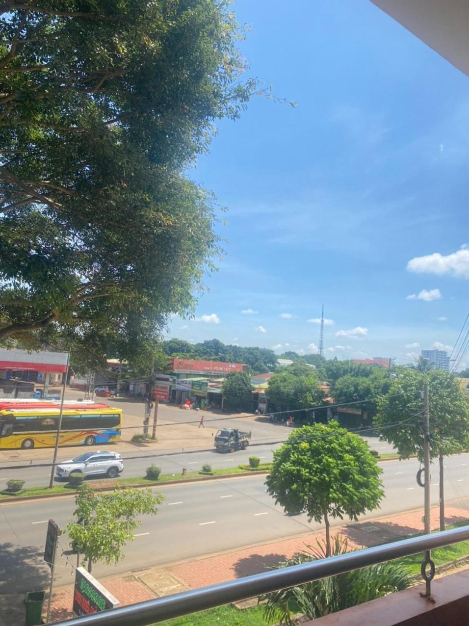 Khach San Ban Me Xanh Hotel Buon Ma Thuot Buitenkant foto