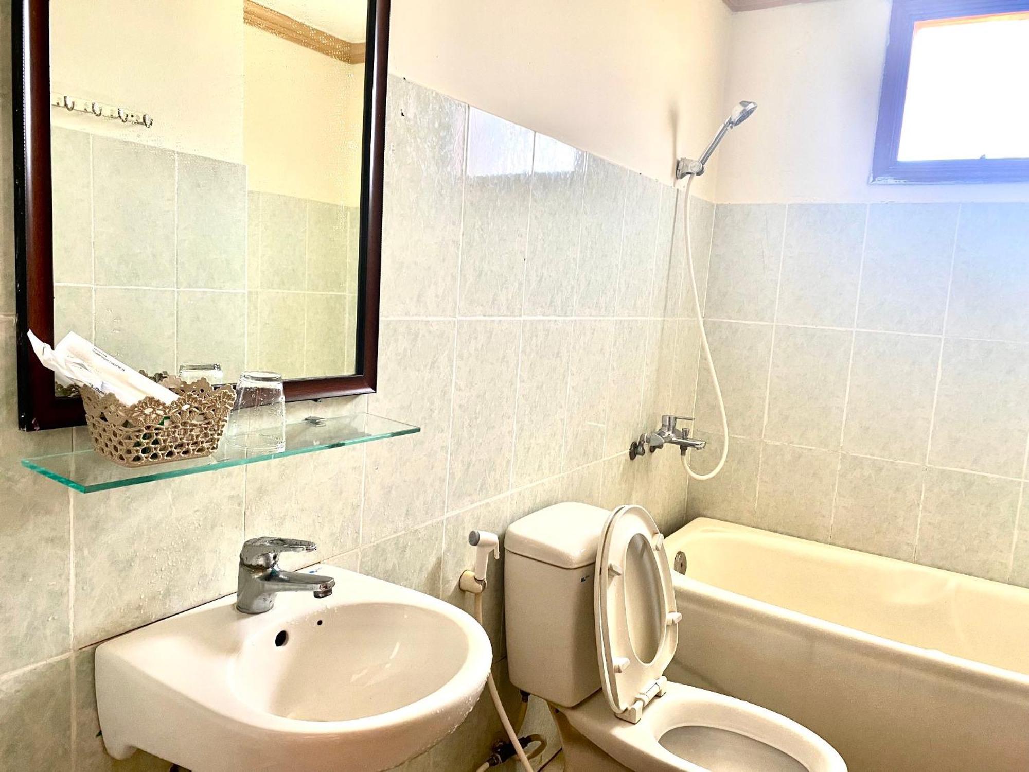 Khach San Ban Me Xanh Hotel Buon Ma Thuot Buitenkant foto
